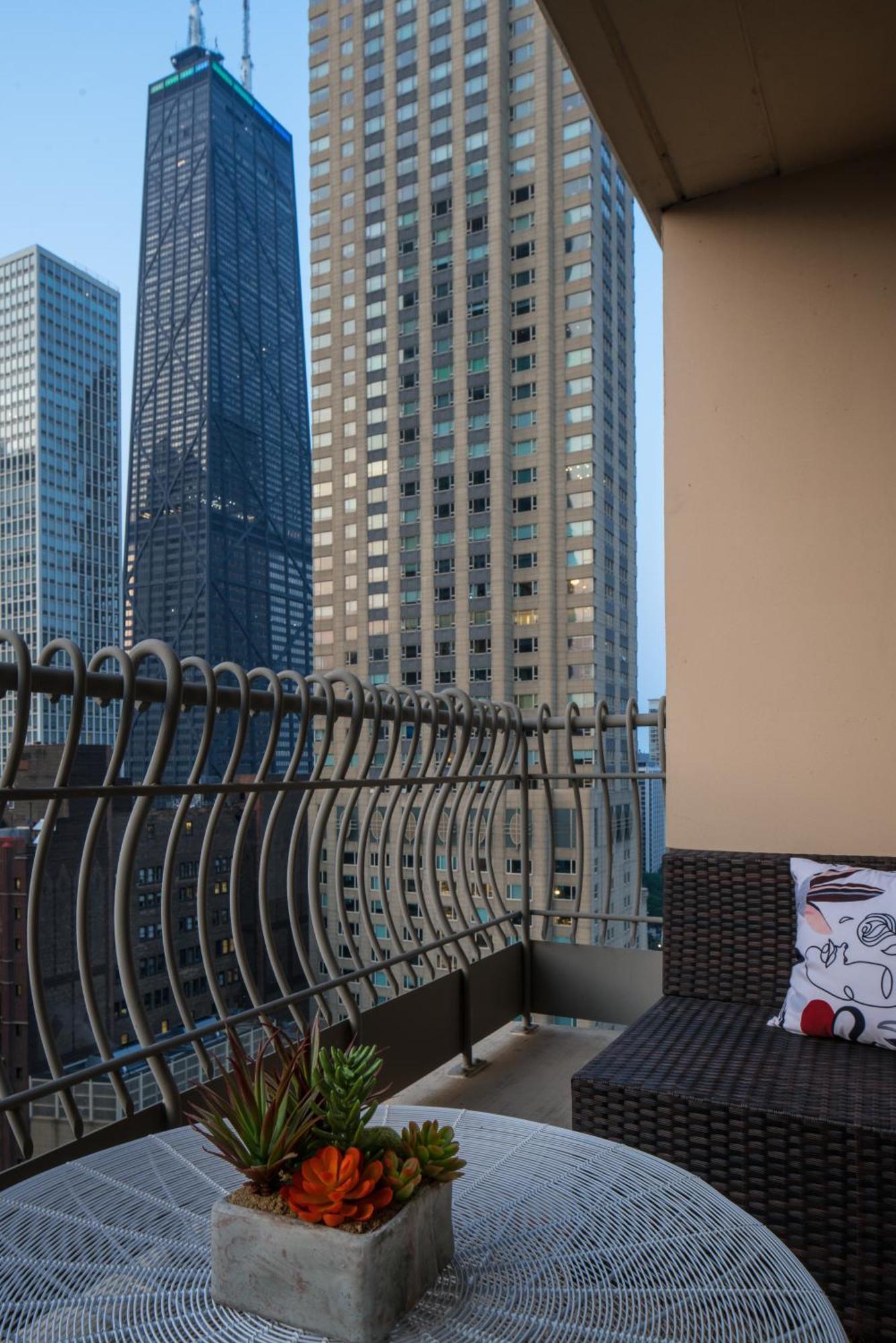 The Bernardin Gold Coast Luxury Apartments Near Magnificent Mile Chicago Zewnętrze zdjęcie