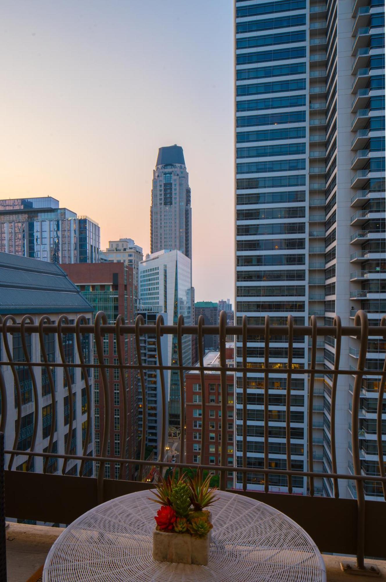 The Bernardin Gold Coast Luxury Apartments Near Magnificent Mile Chicago Zewnętrze zdjęcie